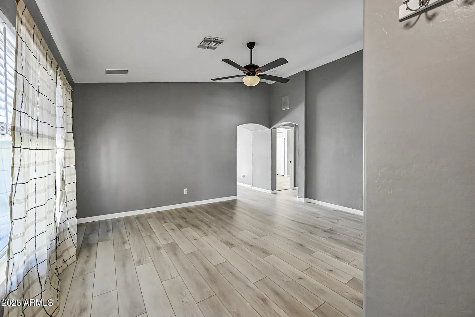 3 bed, 2.0 bath, 1089 sqft, $1,799 — Photo 3