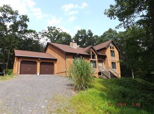 321 Blue Ridge Dr, Canadensis, PA 18325