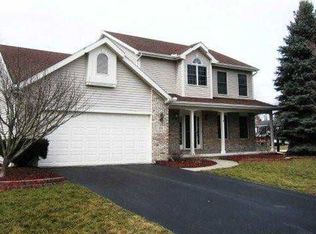341 Bridgeview Dr, Perrysburg, OH 43551