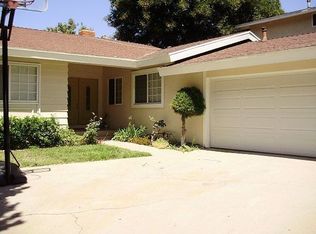 4223 Meadow Lark Dr, Calabasas, CA 91302