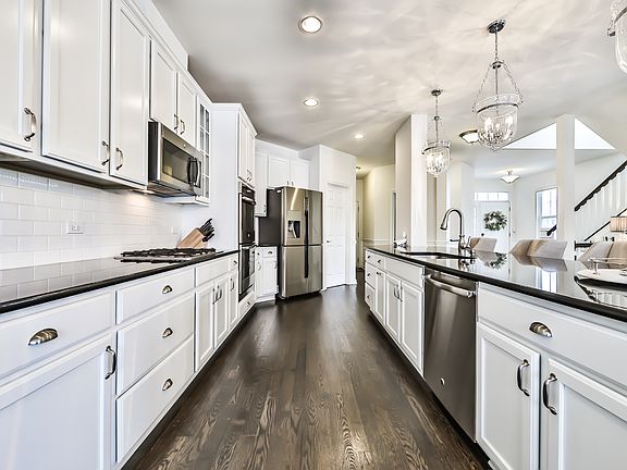 5th image of 27W154 Breme Dr E