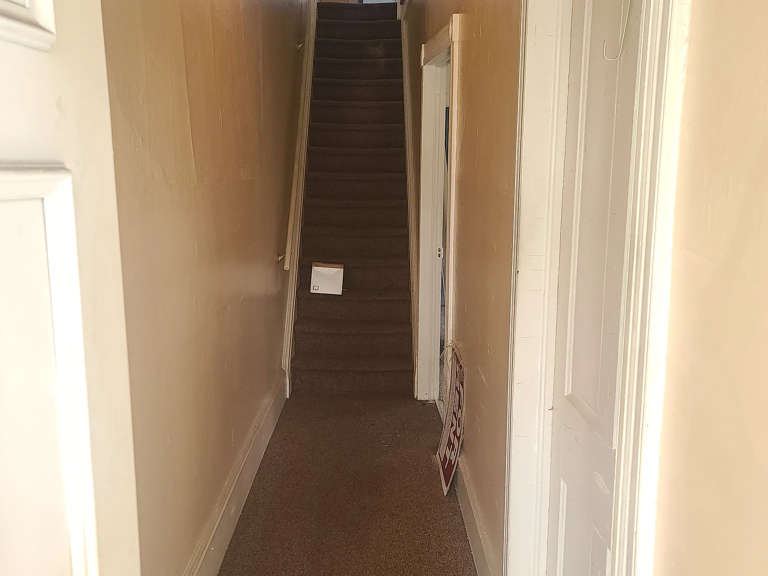 3 bed, 1100 sqft, $1,400 — Photo 2