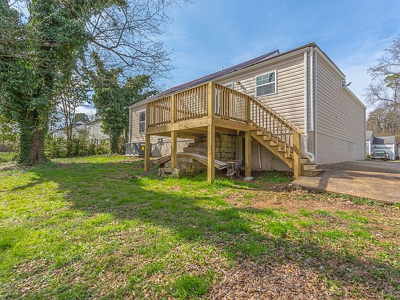 4th image of 710 Henderson Dr