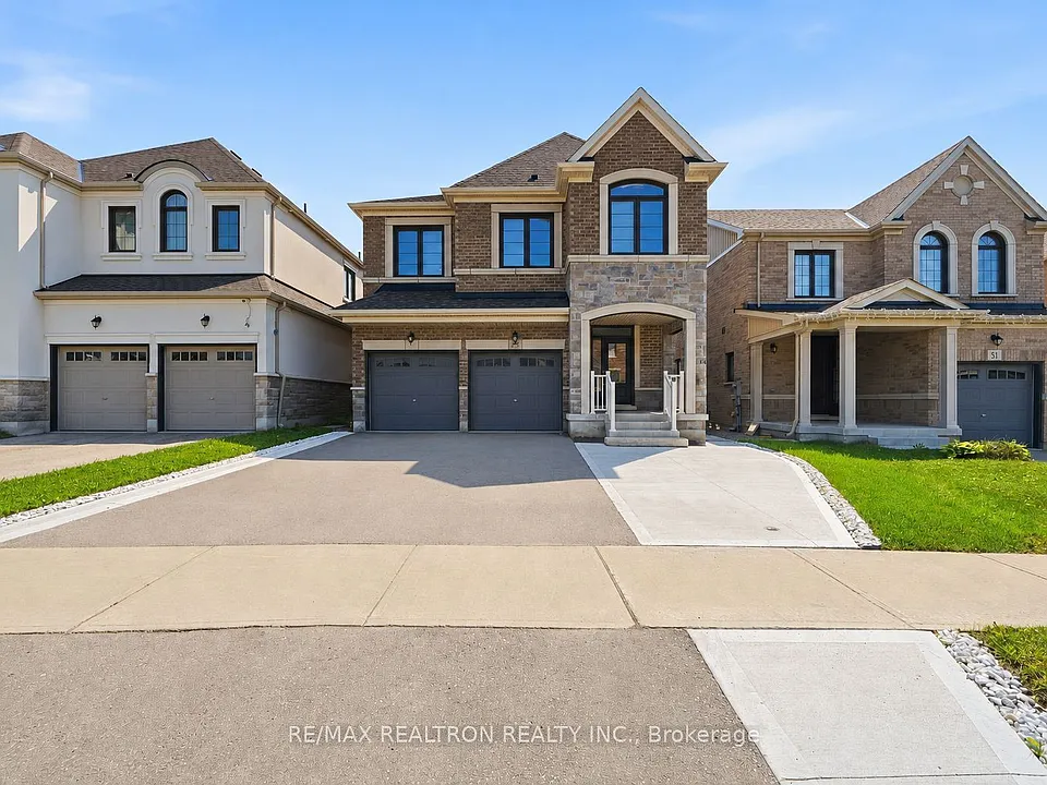 55 Bartram Cres #B