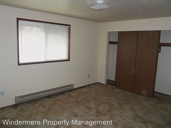 4th image of 222 NE Cedar Ave