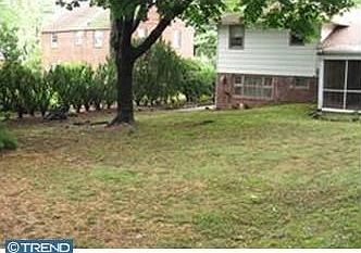 2nd image of 7622 N Front St