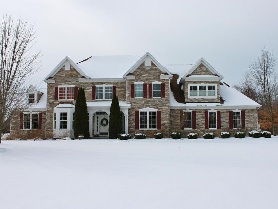1st image of 2590 Heritage Way