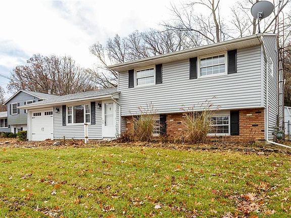 3rd image of 4661 Idleview Dr