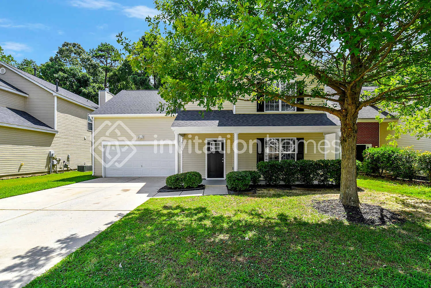5736 Brookfield Pointe Dr Charlotte, NC 28216 — Photo 1