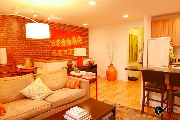 Rented by JK Dansar Corp | media 17