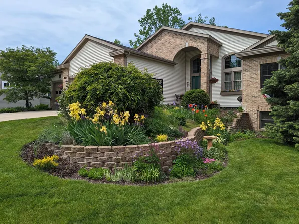 4557 Penny Ln SW, Wyoming, MI 49418