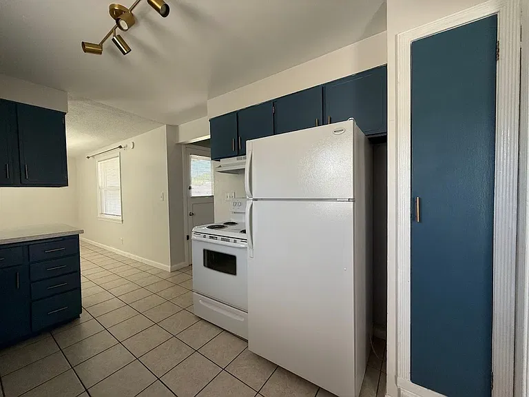 3703 W Rockwell Ave — Photo 15