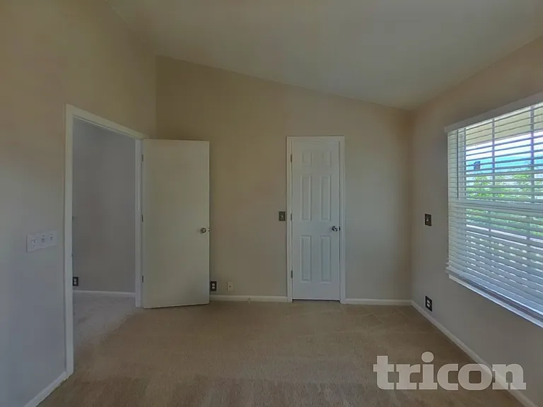 2434 Saint Paul Dr — Photo 6
