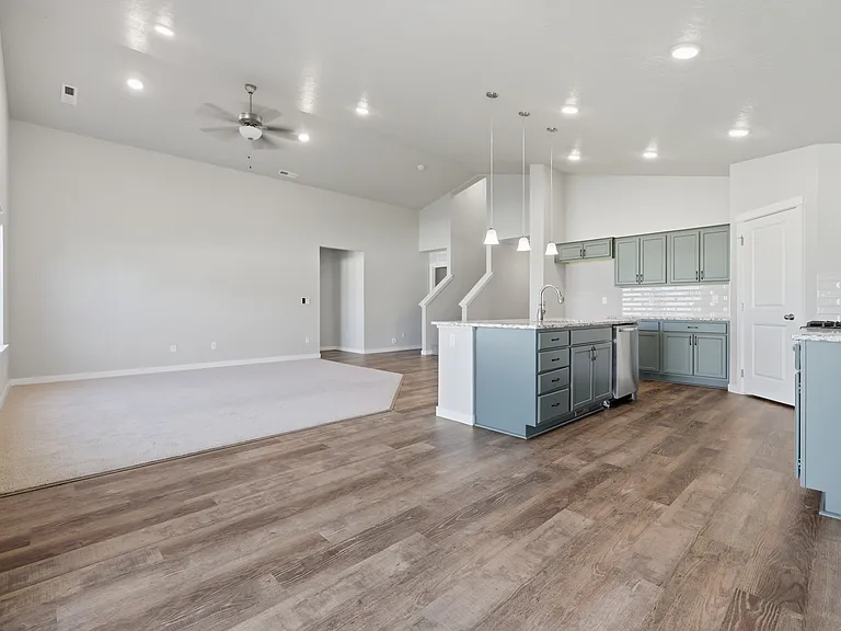 3391 S Rosa Parks Way — Photo 8