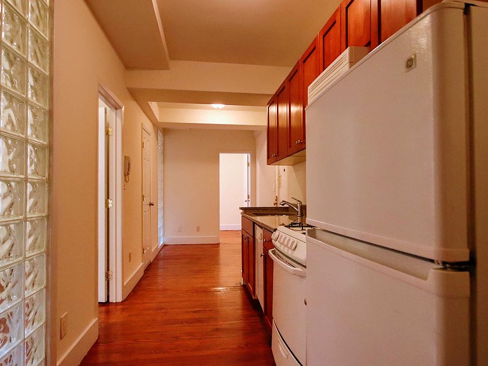 1st image of 11 Waverly Pl APT 5k