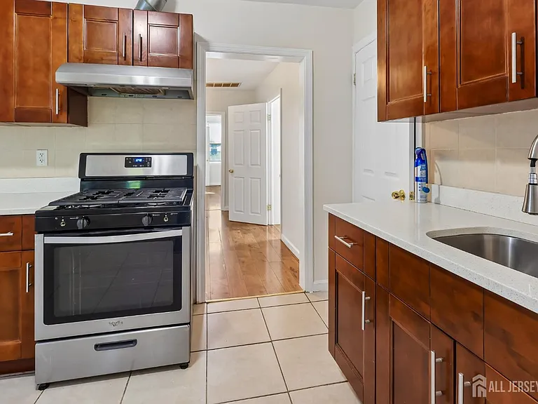 660 Charles St #2 — Photo 19