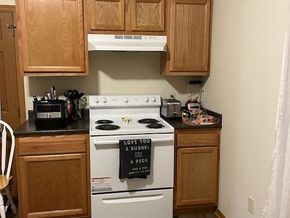 4th image of 129 E Reed Ave