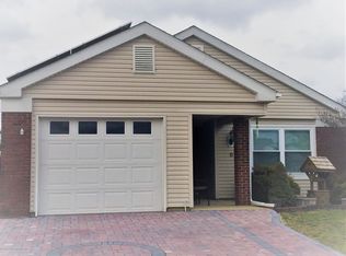 8 Redhill Rd, Manchester, NJ 08759