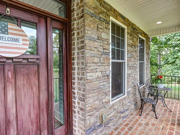 5th image of 1082 Creek Bend Ln
