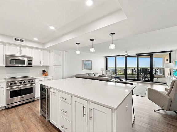 2nd image of 1000 N Station St APT 516