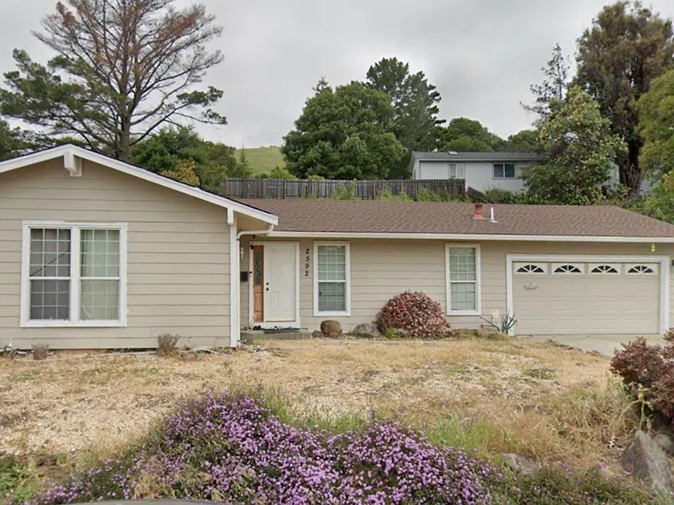 2592 Santa Barbara Dr