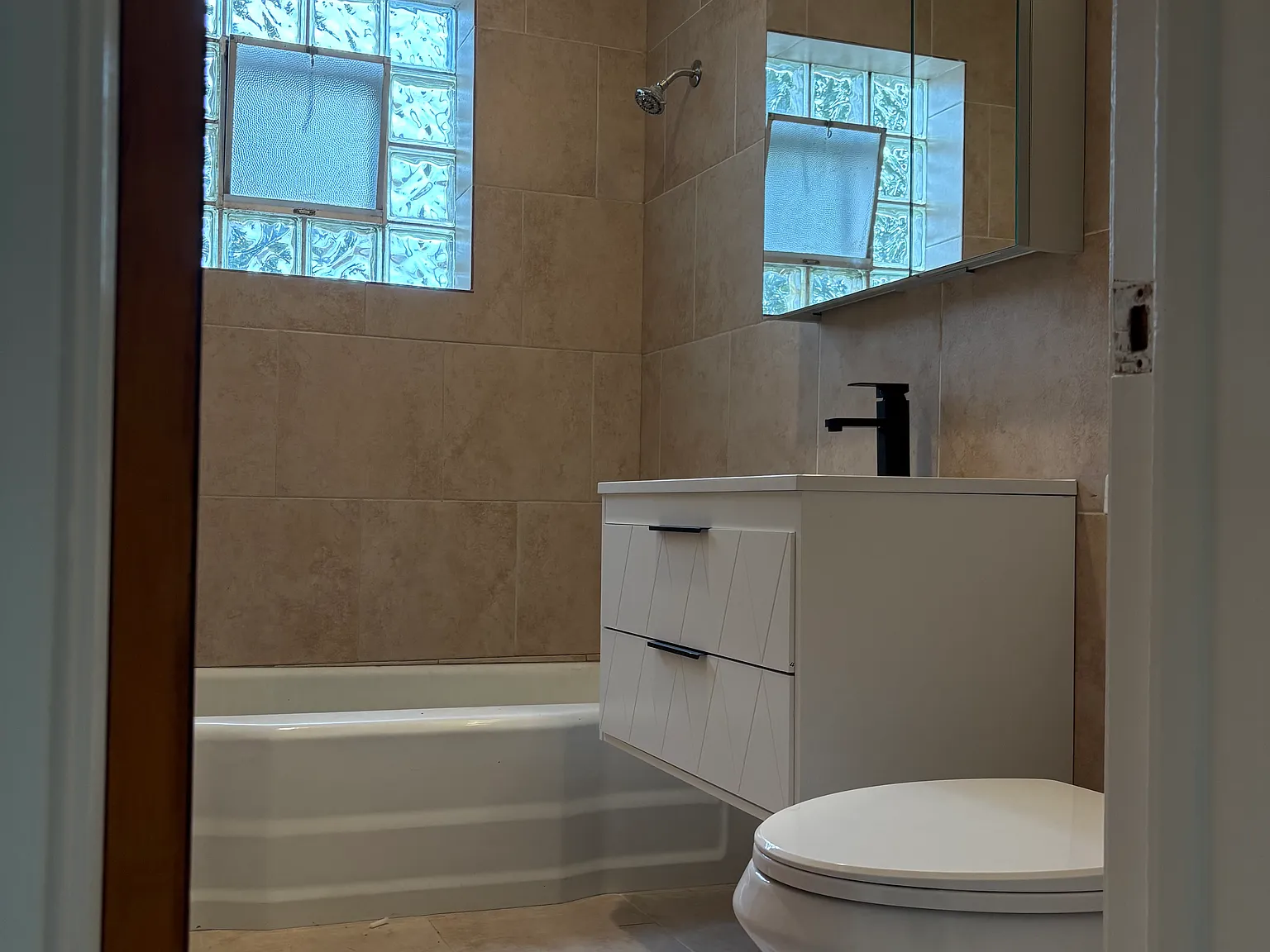 2 bed, $1,775 — Photo 2