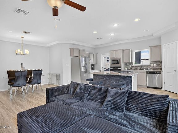 3rd image of 394 Duskwood St