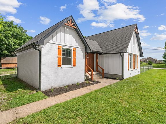 3rd image of 700 Meade Dr