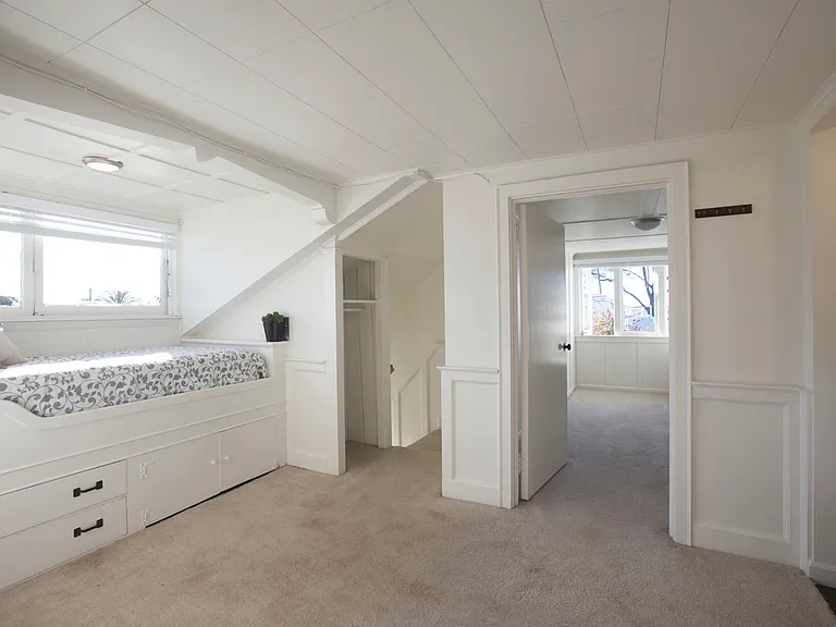 1344 Torrey Pines Rd — Photo 20