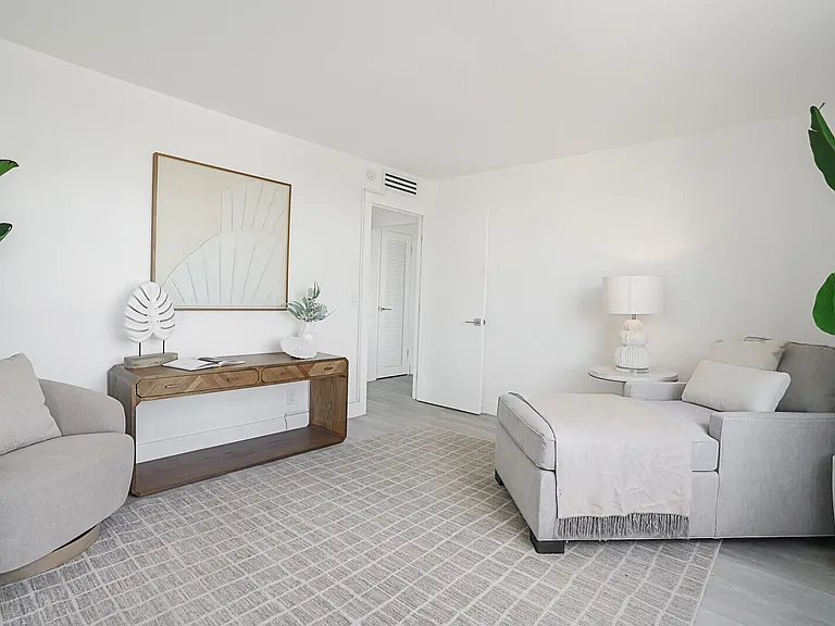 354 Chilean Ave #4D — Photo 11