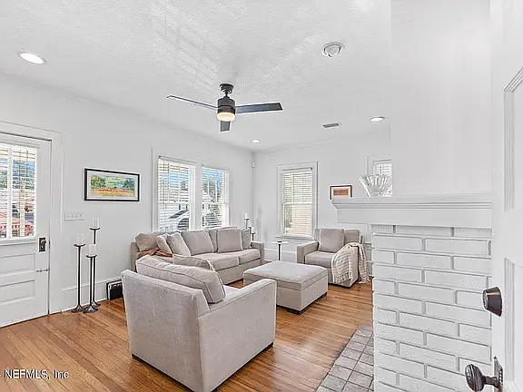 2973 Herschel St — Photo 8