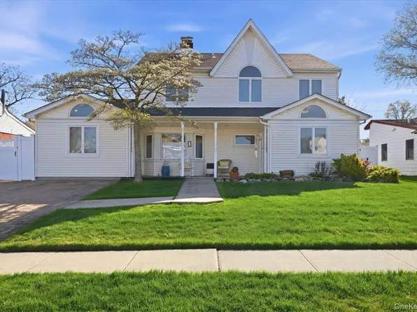 45 Horn Lane, Levittown, NY 11756