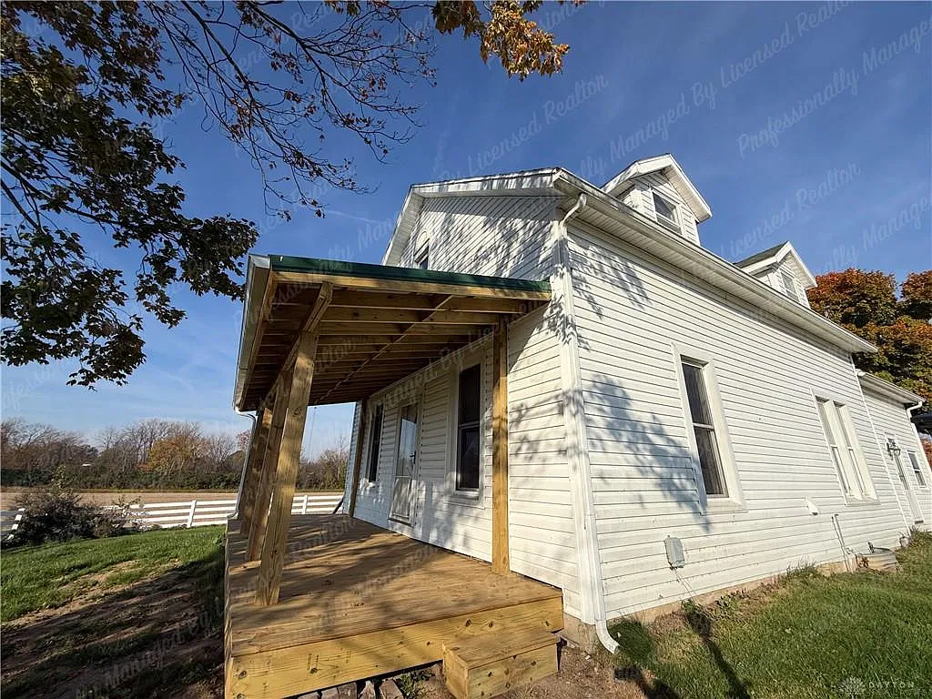 4 bed, 3.5 bath, 3630 sqft, $3,000 — Photo 4