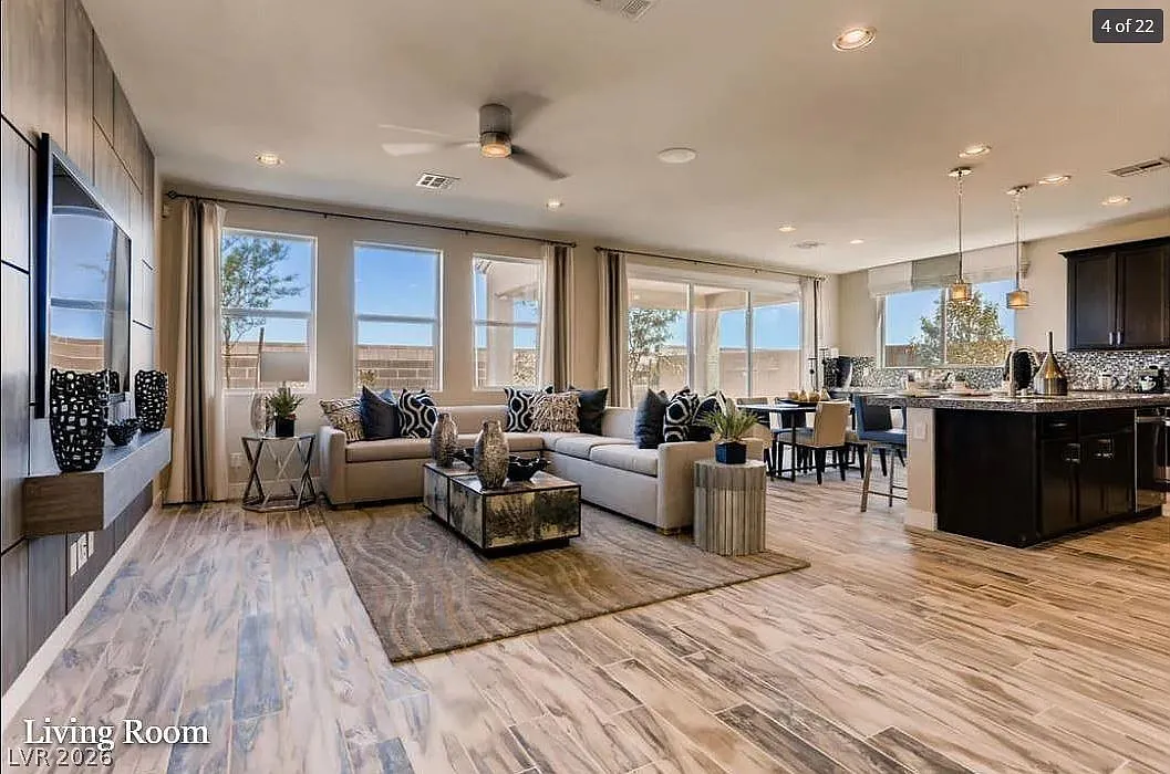 3 bed, 2.5 bath, 2611 sqft, $2,850 — Photo 3