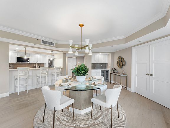 4th image of 100 SE 5th Avenue #404