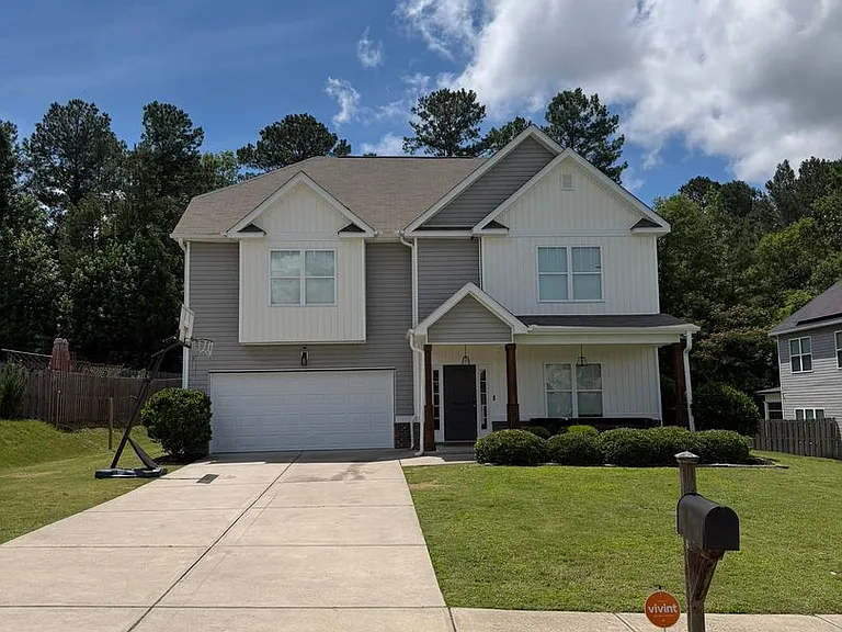 2428 Orchard Dr — Photo 2