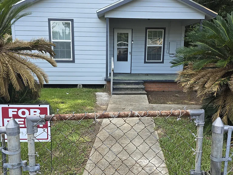 323 Ena St — Photo 5