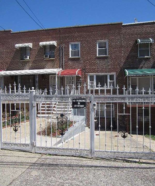 1st image of 3208 Pearsall Ave