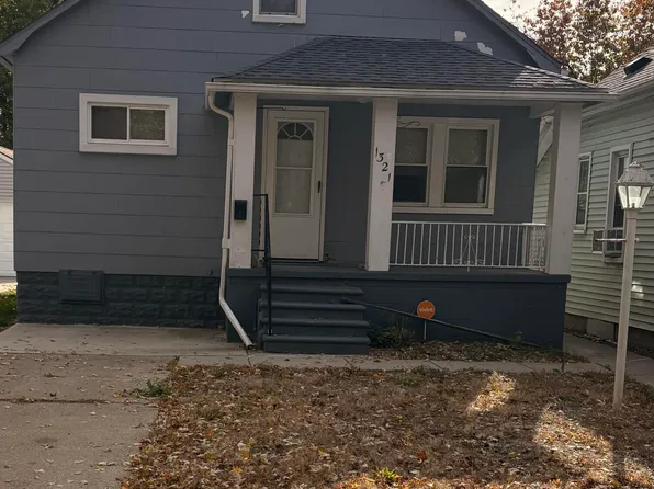 1321 Applewood Ave, Lincoln Park, MI 48146