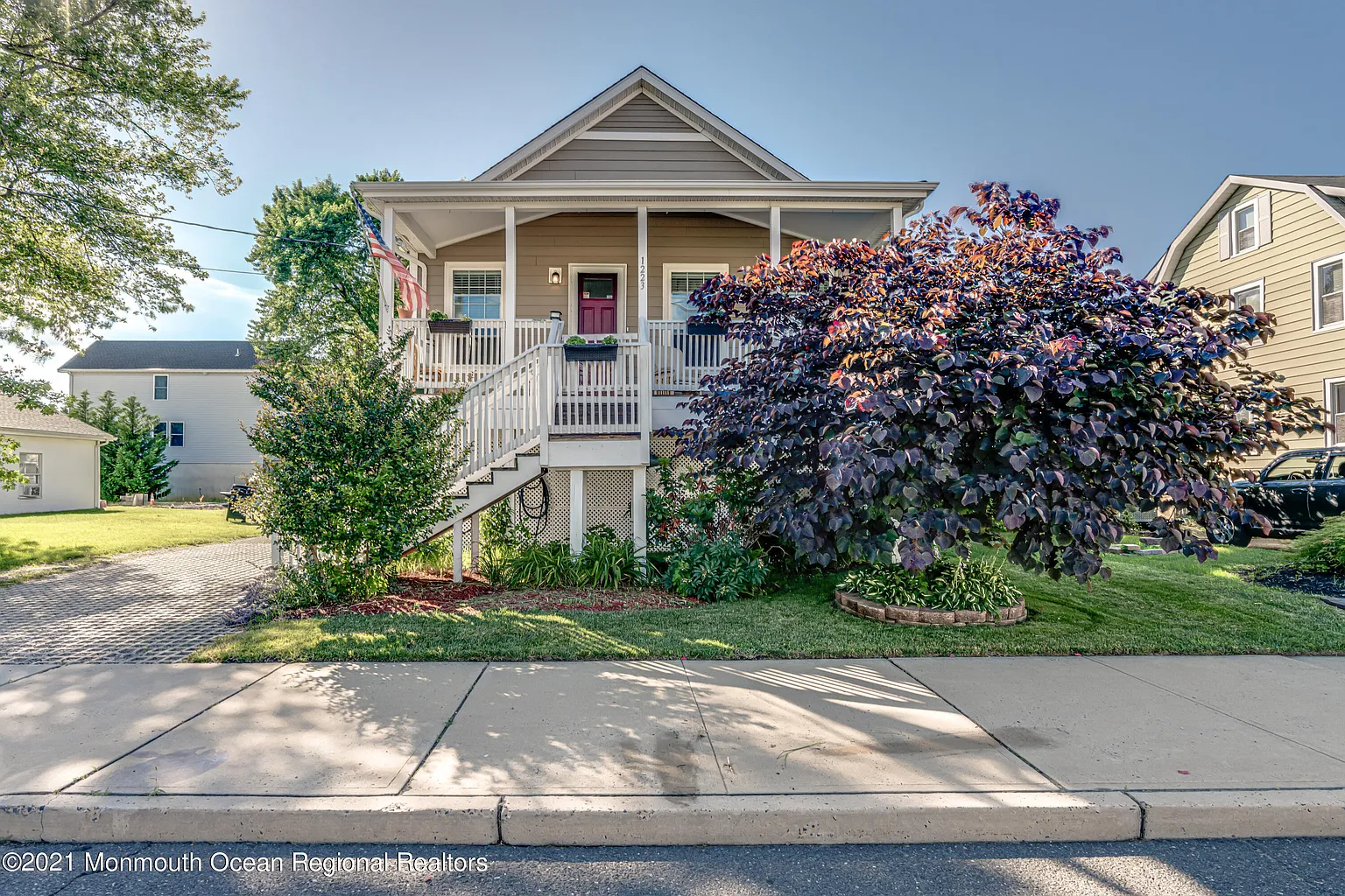 1223 Florence Ave photo 1