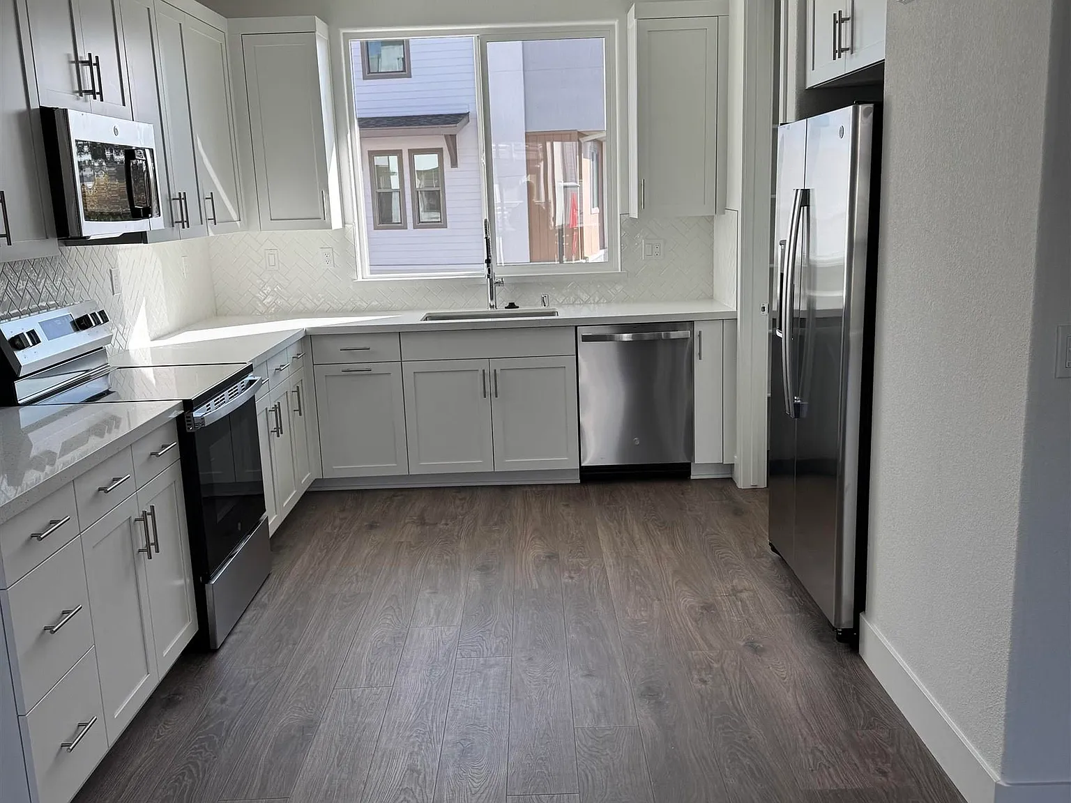2 bed, 1143 sqft, $3,580 — Photo 4