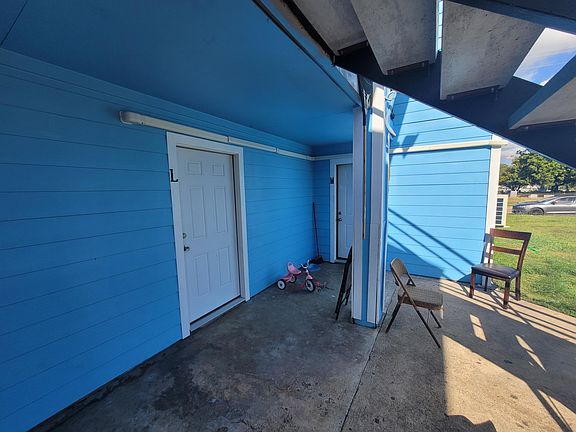 3rd image of 527 E Caney St #L