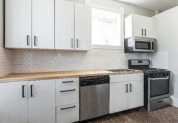 2nd image of 843 N Francisco Ave