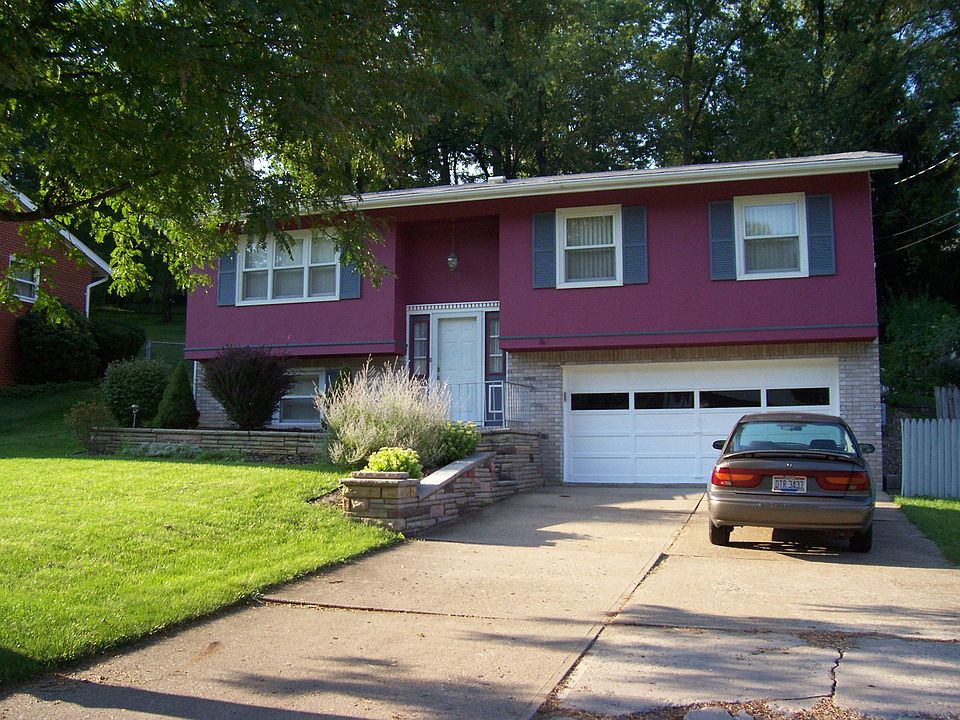 Beautiful Big Front Yard