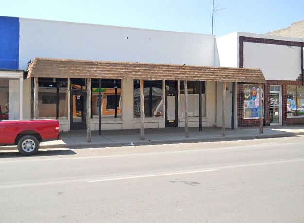 2nd image of 410 N Broadway St