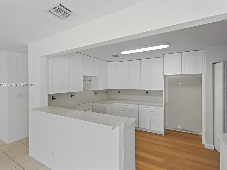 841 NW 10th St #0 — Photo 1