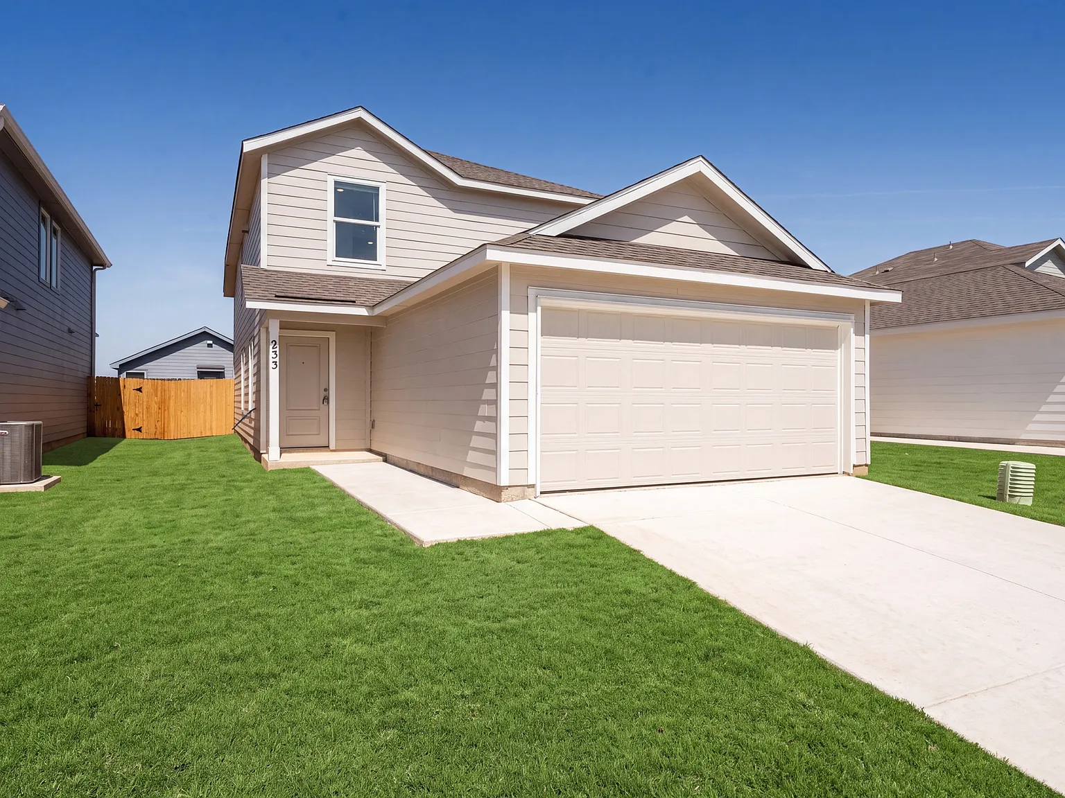 4 bed, 2.5 bath, 1692 sqft, $1,680 — Photo 2