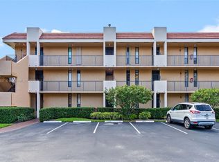 5711 Coral Lake Dr #111, Margate, FL 33063