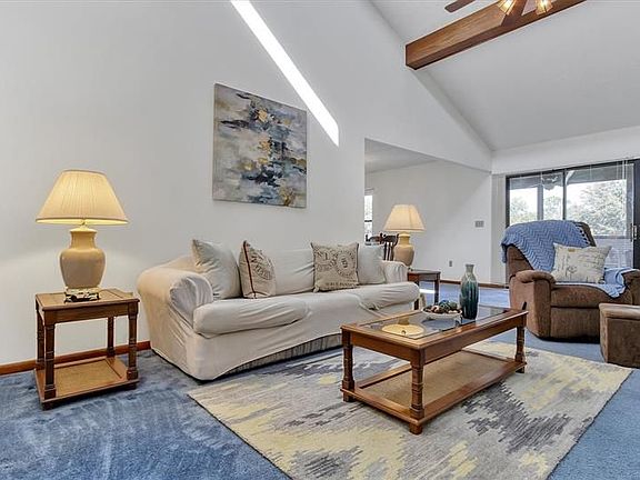4th image of 905 Mendoza Ln