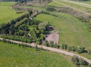 27576 SE Township Road 382, Red Deer County, AB T4E 2G8